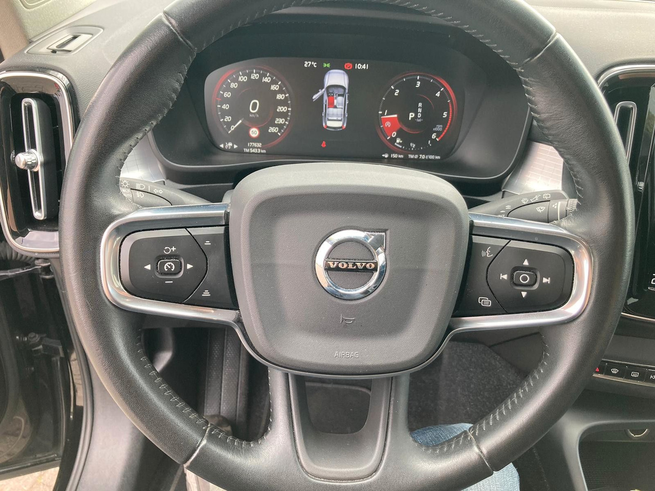 Volvo XC 40 D3 Momentum Pro AWD - SUV : 사진 5 Volvo XC 40 D3 Momentum Pro AWD - SUV : 사진 5