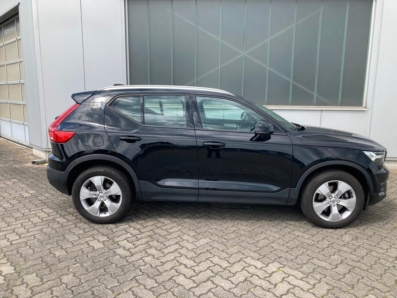 Volvo XC 40 D3 Momentum Pro AWD - SUV : 사진 2 Volvo XC 40 D3 Momentum Pro AWD - SUV : 사진 2