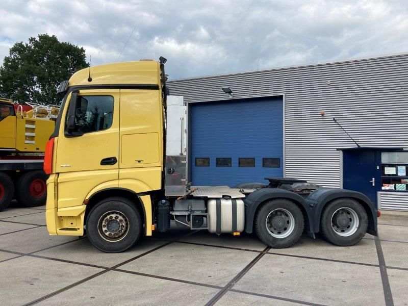 Mercedes-Benz Actros 3351 6x4 - 트랙터 유닛 : 사진 4 Mercedes-Benz Actros 3351 6x4 - 트랙터 유닛 : 사진 4