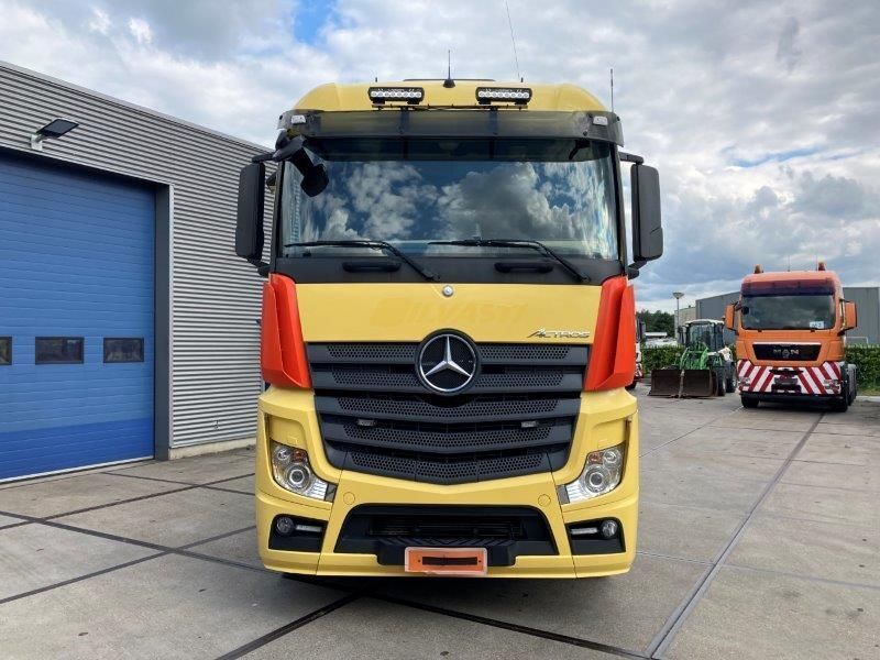 Mercedes-Benz Actros 3351 6x4 - 트랙터 유닛 : 사진 3 Mercedes-Benz Actros 3351 6x4 - 트랙터 유닛 : 사진 3
