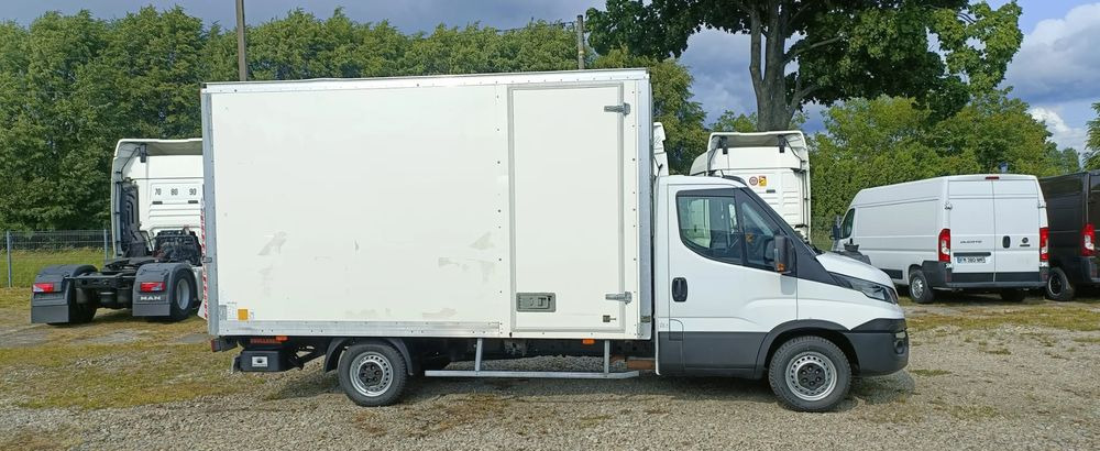 Iveco Daily 35S16 - 박스 밴 : 사진 4 Iveco Daily 35S16 - 박스 밴 : 사진 4