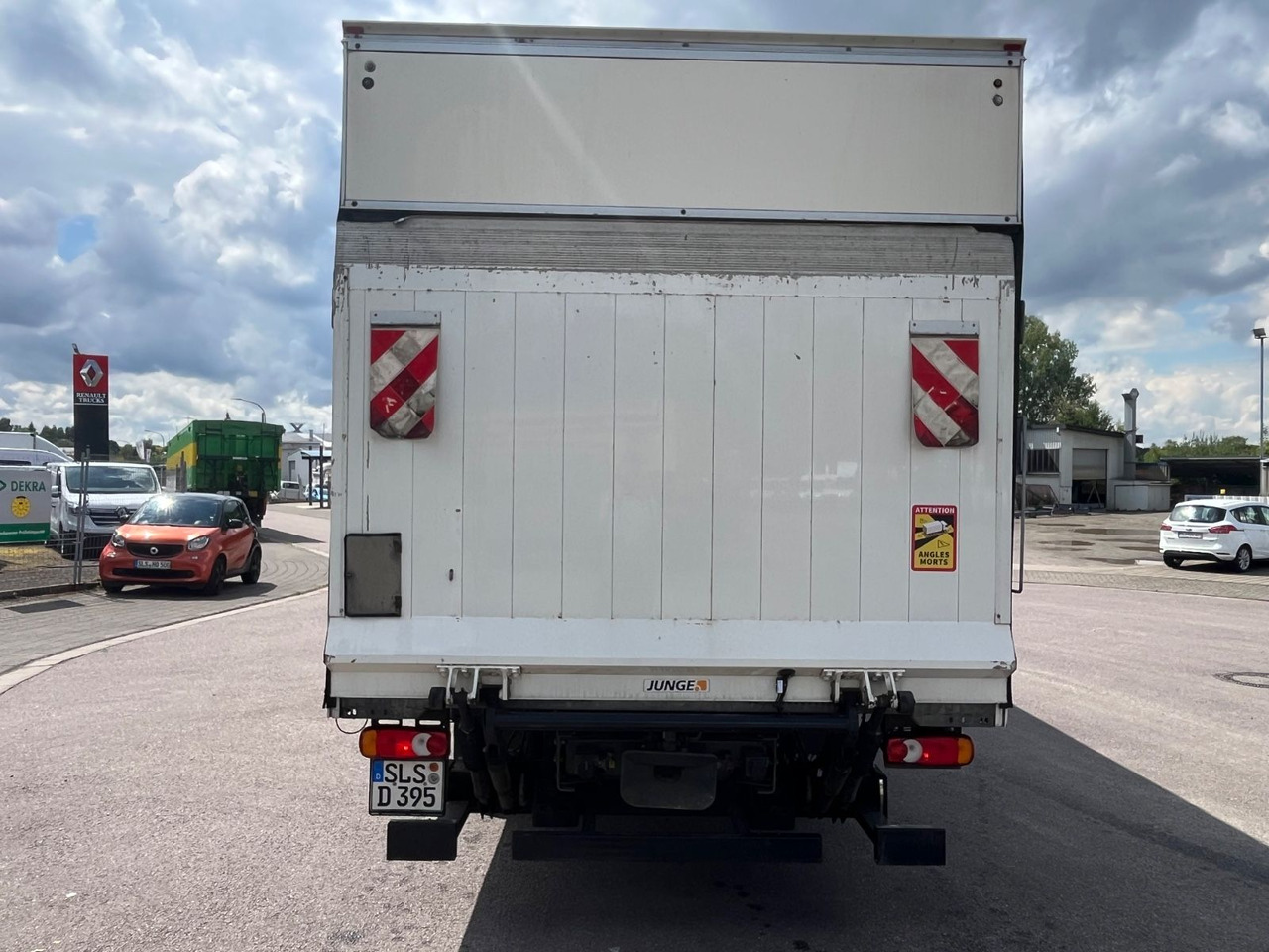 Renault D7.5 210 Kofferaufbau mit LBW - 박스 밴 : 사진 5 Renault D7.5 210 Kofferaufbau mit LBW - 박스 밴 : 사진 5