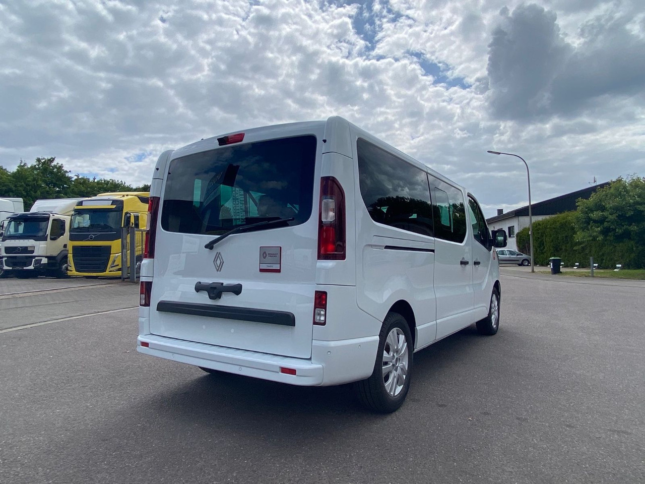 Renault TRAFIC RED KOMBI - 소형 버스, 승합차 : 사진 5 Renault TRAFIC RED KOMBI - 소형 버스, 승합차 : 사진 5