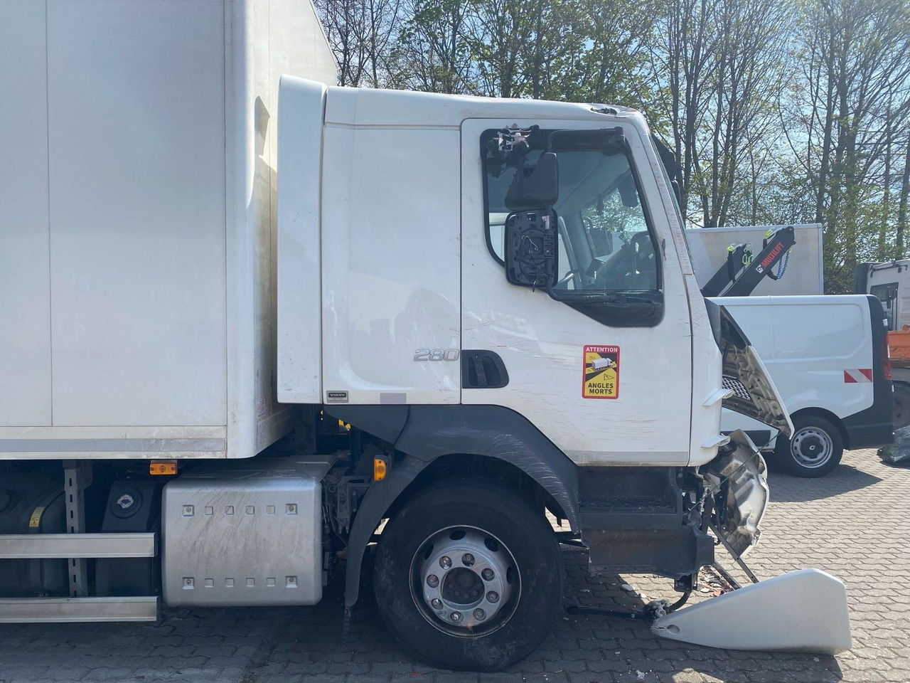 Volvo FL 16.280 Koffer Unfallschaden - 박스 트럭 : 사진 2 Volvo FL 16.280 Koffer Unfallschaden - 박스 트럭 : 사진 2