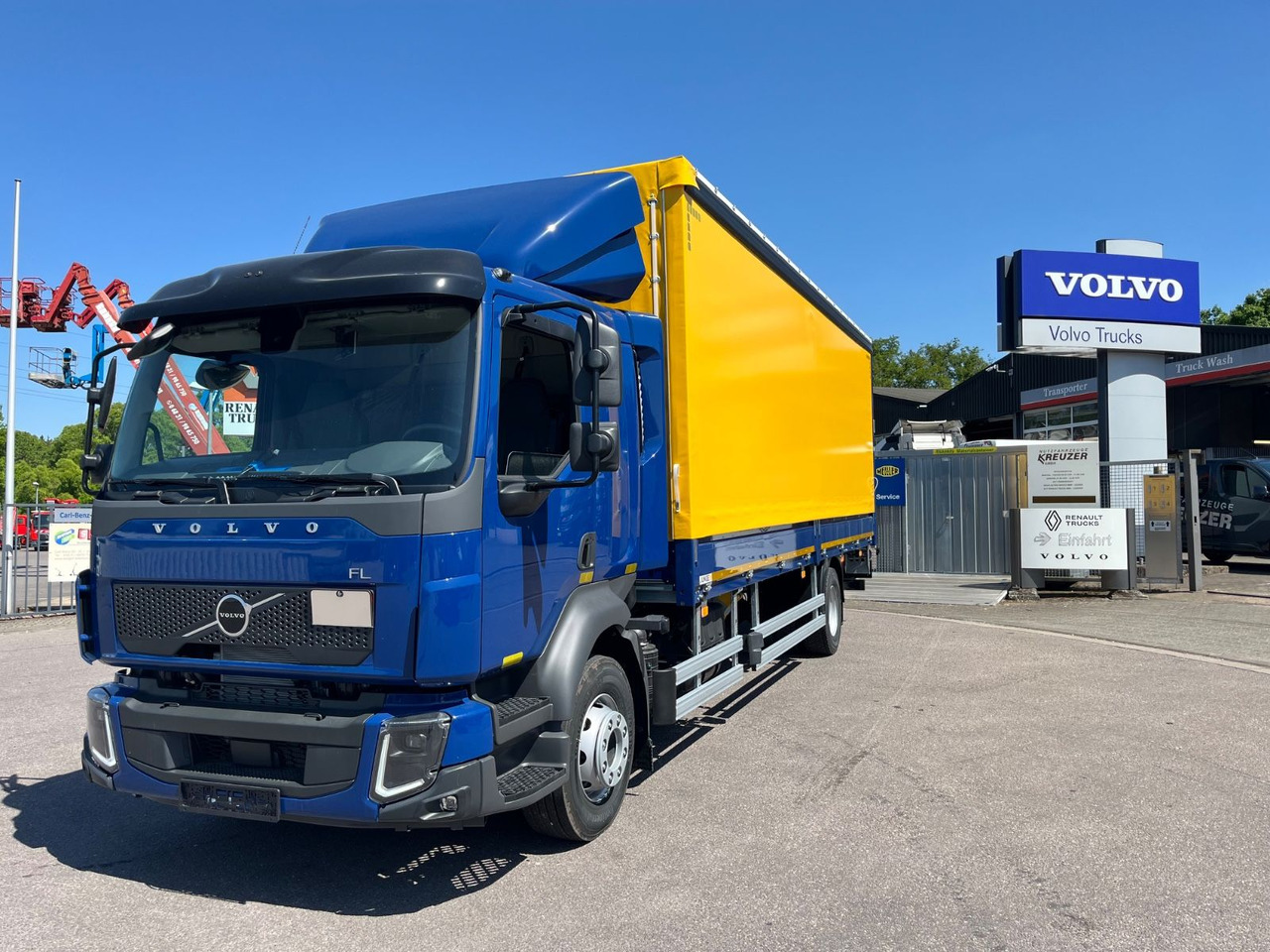 Volvo FL14.245 Junge Schiebeplane - 커튼사이더 트럭 : 사진 1 Volvo FL14.245 Junge Schiebeplane - 커튼사이더 트럭 : 사진 1