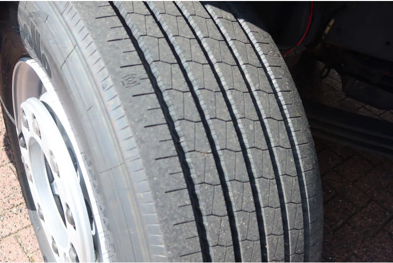 박스 트럭 DAF CF 340 FAN 6X2 Bakwagen + Klep 2500 KG : 사진 16 박스 트럭 DAF CF 340 FAN 6X2 Bakwagen + Klep 2500 KG : 사진 16