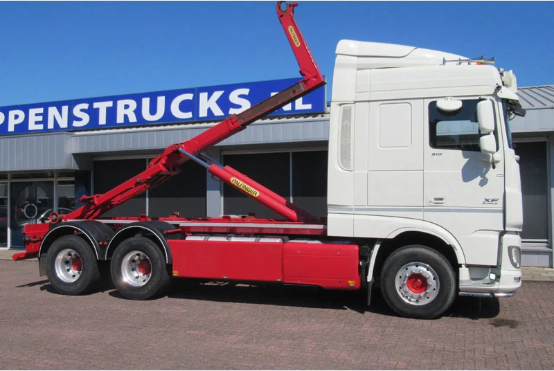 DAF XF 510 Fat 6x4 Euro 6 - 후크 리프트 트럭 : 사진 2 DAF XF 510 Fat 6x4 Euro 6 - 후크 리프트 트럭 : 사진 2