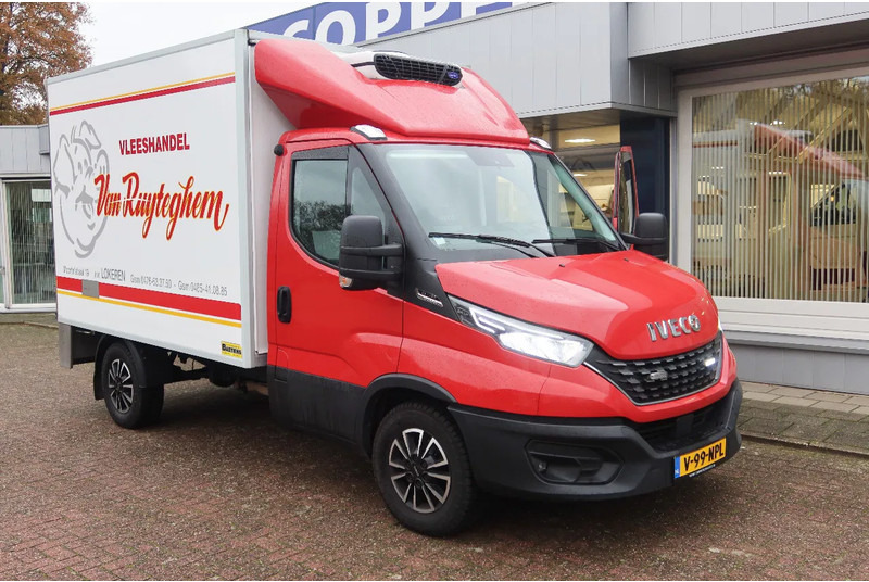 Iveco 35S 180 35 S 180 Hi-Matic - 냉동 밴 : 사진 2 Iveco 35S 180 35 S 180 Hi-Matic - 냉동 밴 : 사진 2