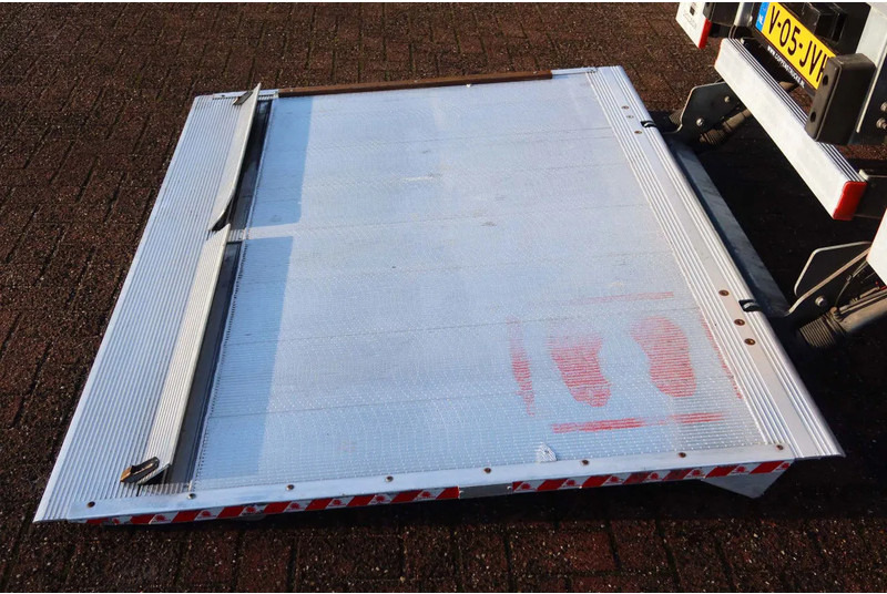 Iveco Daily 35C16 Carrier Xarios 350 Koel+Vries+verwarmen + stekker 220 volt, Dhollandia 750 kg klep - 냉동 밴 : 사진 5 Iveco Daily 35C16 Carrier Xarios 350 Koel+Vries+verwarmen + stekker 220 volt, Dhollandia 750 kg klep - 냉동 밴 : 사진 5