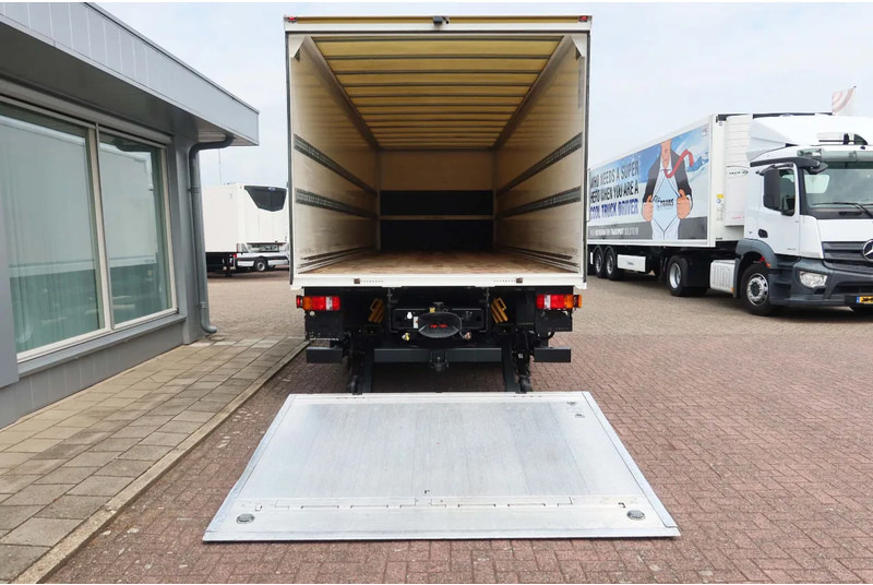MAN 26.320 TGM Bak+Klep stuur lift as Bar klep 2.000 kg - 박스 트럭 : 사진 4 MAN 26.320 TGM Bak+Klep stuur lift as Bar klep 2.000 kg - 박스 트럭 : 사진 4