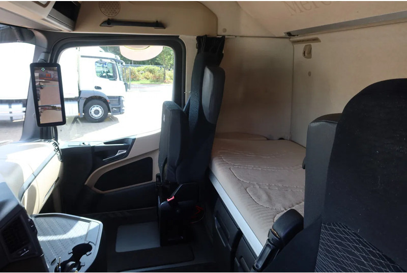 Mercedes-Benz Actros 2642 LL Giga Space Wisselbare opbouw/chassis cabine + lift as - 컨테이너 운반 장치/ 스와프 보디 트럭 : 사진 4 Mercedes-Benz Actros 2642 LL Giga Space Wisselbare opbouw/chassis cabine + lift as - 컨테이너 운반 장치/ 스와프 보디 트럭 : 사진 4