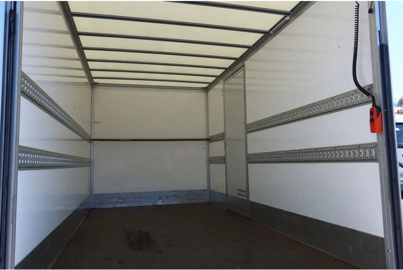 Mercedes-Benz Sprinter 515 CDI - 박스 밴 : 사진 4 Mercedes-Benz Sprinter 515 CDI - 박스 밴 : 사진 4