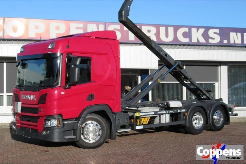 후크 리프트 트럭 Scania P450 6x2 Euro 6 : 사진 1