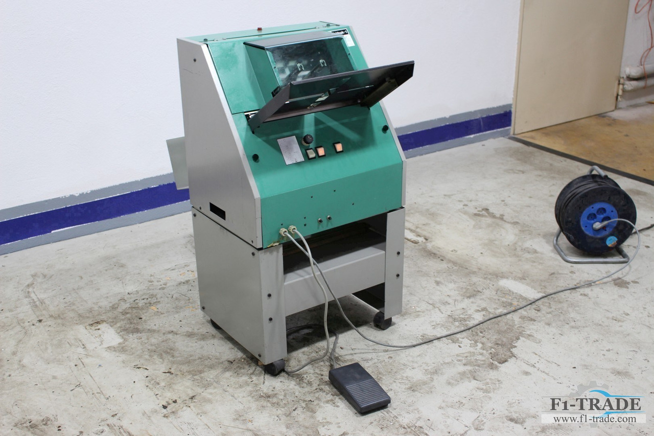 Nagel Foldnak 1 - 접지기 : 사진 2 Nagel Foldnak 1 - 접지기 : 사진 2