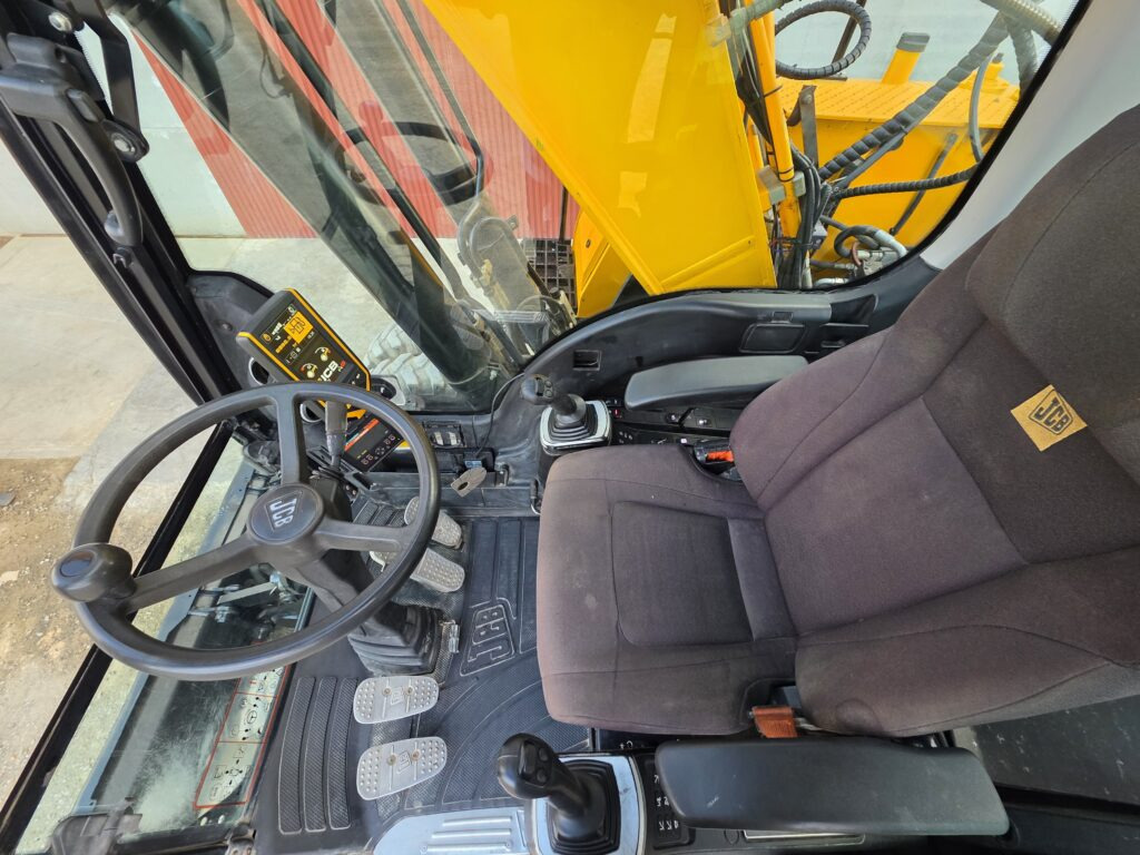 휠 굴삭기 JCB JS200WT4 : 사진 10