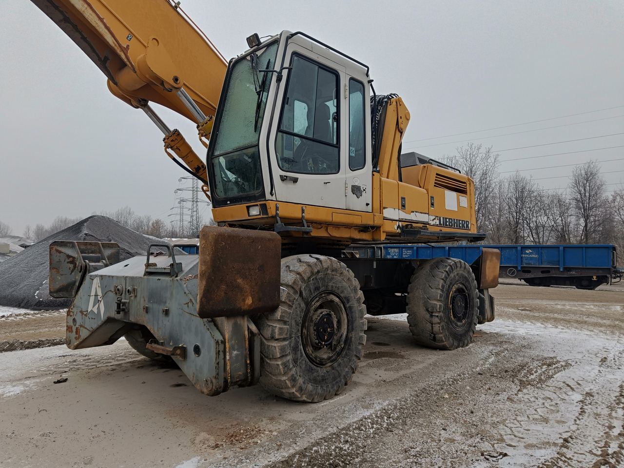 폐기물/ 산업 처리기 LIEBHERR A 932 Litronic : 사진 7