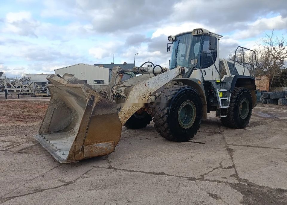 Liebherr L550 2plus2 długi wysięgnik wysypu - 휠 로더 : 사진 1 Liebherr L550 2plus2 długi wysięgnik wysypu - 휠 로더 : 사진 1