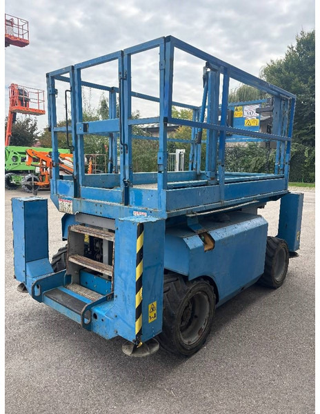 Genie GS 2668 RT 10m Diesel Scherenarbeitsbühne - 시저 리프트 : 사진 4 Genie GS 2668 RT 10m Diesel Scherenarbeitsbühne - 시저 리프트 : 사진 4
