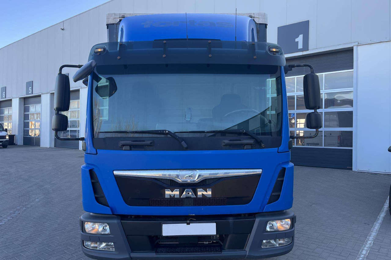 MAN TGL 12.220 4X2 BL su liftu (8493) - 커튼사이더 트럭 : 사진 2 MAN TGL 12.220 4X2 BL su liftu (8493) - 커튼사이더 트럭 : 사진 2