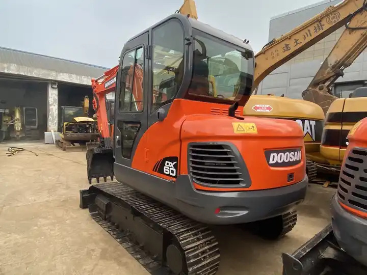 90% new Korea Doosan 6ton dx60 Used excavator in stock - 크롤러 굴삭기 : 사진 5 90% new Korea Doosan 6ton dx60 Used excavator in stock - 크롤러 굴삭기 : 사진 5