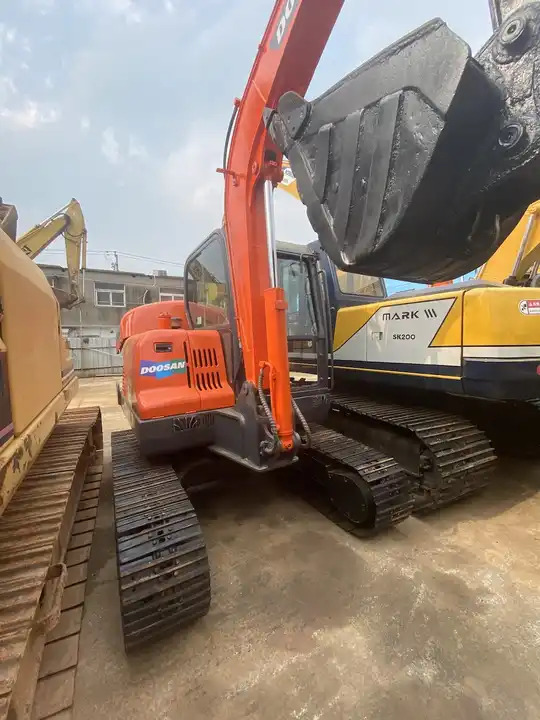 90% new Korea Doosan 6ton dx60 Used excavator in stock - 크롤러 굴삭기 : 사진 3 90% new Korea Doosan 6ton dx60 Used excavator in stock - 크롤러 굴삭기 : 사진 3