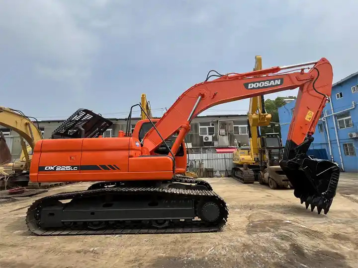 90% new Used Doosan dx225 excavator on sale with manual engine made in Korea - 크롤러 굴삭기 : 사진 4 90% new Used Doosan dx225 excavator on sale with manual engine made in Korea - 크롤러 굴삭기 : 사진 4