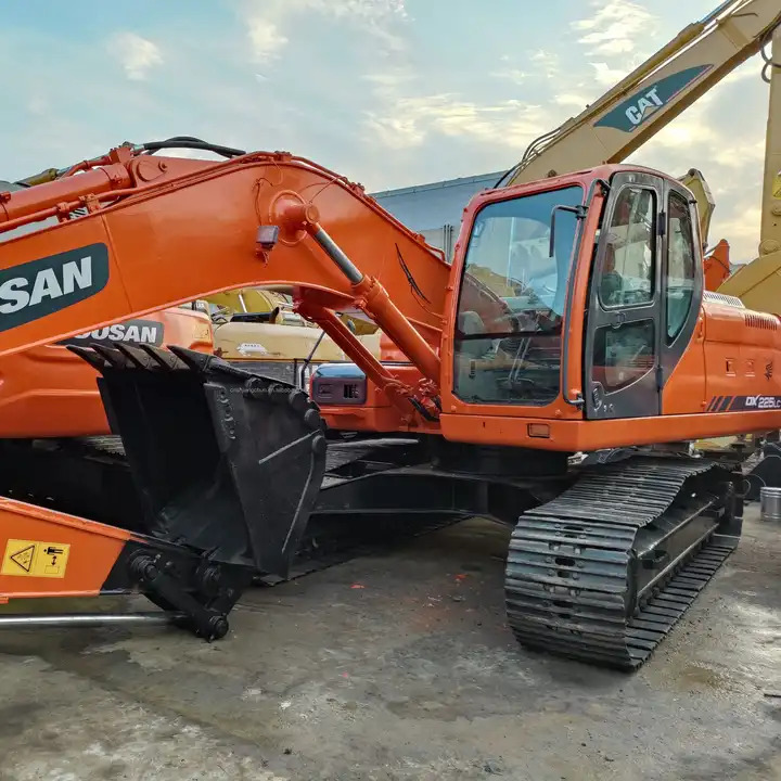 High Quality and Low price Used Doosan Dx60 Wheeled Excavator In Good Condition 6-ton Mini 6t Excavator for sale - 크롤러 굴삭기 : 사진 2 High Quality and Low price Used Doosan Dx60 Wheeled Excavator In Good Condition 6-ton Mini 6t Excavator for sale - 크롤러 굴삭기 : 사진 2