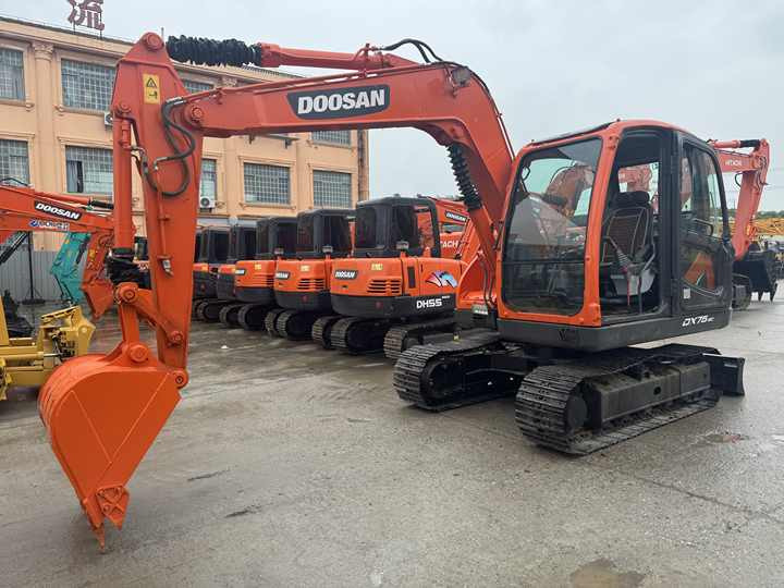 Hot Sale Used Doosan DX75-9C Excavator Doosan 7.5 Ton Crawler Digger Original Equipment - 크롤러 굴삭기 : 사진 2 Hot Sale Used Doosan DX75-9C Excavator Doosan 7.5 Ton Crawler Digger Original Equipment - 크롤러 굴삭기 : 사진 2