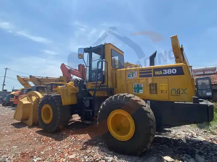 Second Hand Japan Made Komatsu Wa380-3 Front Loader Used Original Painting Komatsu Wa 380-3 in Stock for Sale - 휠 로더 : 사진 3 Second Hand Japan Made Komatsu Wa380-3 Front Loader Used Original Painting Komatsu Wa 380-3 in Stock for Sale - 휠 로더 : 사진 3