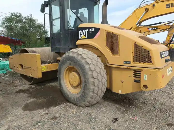 Used 18 ton Caterpillar Road Roller CAT CS76T Road Paving Machinery Soil Compactor made in USA - 로드 롤러 : 사진 2 Used 18 ton Caterpillar Road Roller CAT CS76T Road Paving Machinery Soil Compactor made in USA - 로드 롤러 : 사진 2