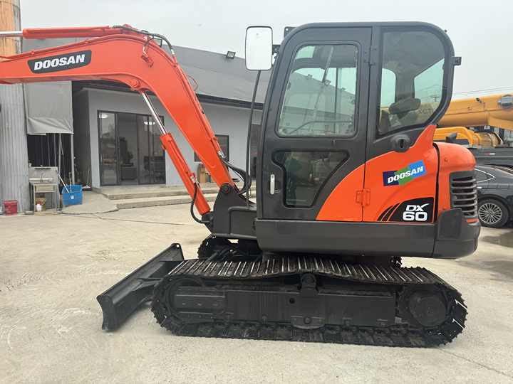 Used Excavator Doosan Dx60 Excavators Earth-moving Machinery Doosan Dx60 Dx80 Dx75 Dx225 Dh55 Dx60-9c for Sale - 크롤러 굴삭기 : 사진 3 Used Excavator Doosan Dx60 Excavators Earth-moving Machinery Doosan Dx60 Dx80 Dx75 Dx225 Dh55 Dx60-9c for Sale - 크롤러 굴삭기 : 사진 3
