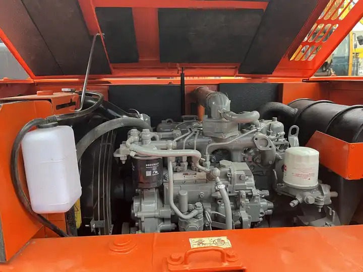 Used Hitachi excavator ZX70 in good condition for sale - 크롤러 굴삭기 : 사진 3 Used Hitachi excavator ZX70 in good condition for sale - 크롤러 굴삭기 : 사진 3