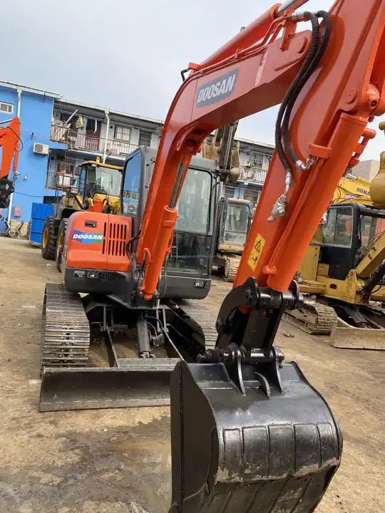 Used excavator Doosan DX60 with excellent working condition on sale Used Doosan DX60 excavator, Doosan DX60 mini excavators - 크롤러 굴삭기 : 사진 3 Used excavator Doosan DX60 with excellent working condition on sale Used Doosan DX60 excavator, Doosan DX60 mini excavators - 크롤러 굴삭기 : 사진 3