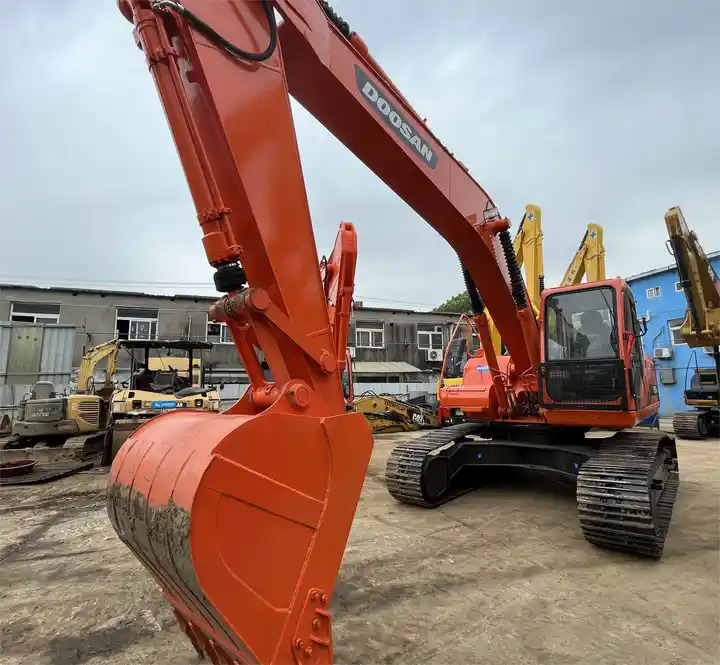 Used original Korea Doosan 20 ton excavator with cheap price and good condition DOOSAN Dx220LC-9e - 크롤러 굴삭기 : 사진 1 Used original Korea Doosan 20 ton excavator with cheap price and good condition DOOSAN Dx220LC-9e - 크롤러 굴삭기 : 사진 1
