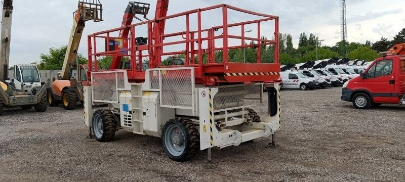 Genie GS3390 - 12,06 m - 4x4 - diesel - 시저 리프트 : 사진 1 Genie GS3390 - 12,06 m - 4x4 - diesel - 시저 리프트 : 사진 1