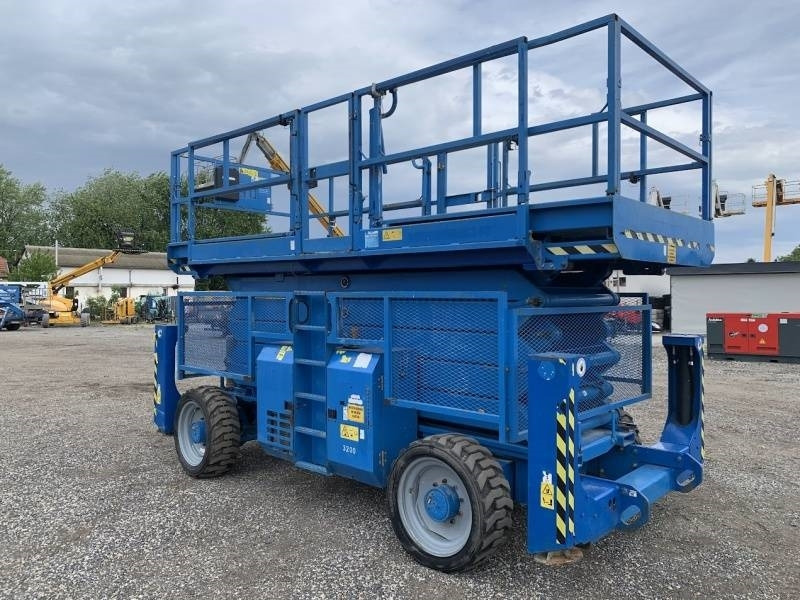 Genie GS5390 - 18m - 4x4 - Diesel - 시저 리프트 : 사진 1 Genie GS5390 - 18m - 4x4 - Diesel - 시저 리프트 : 사진 1