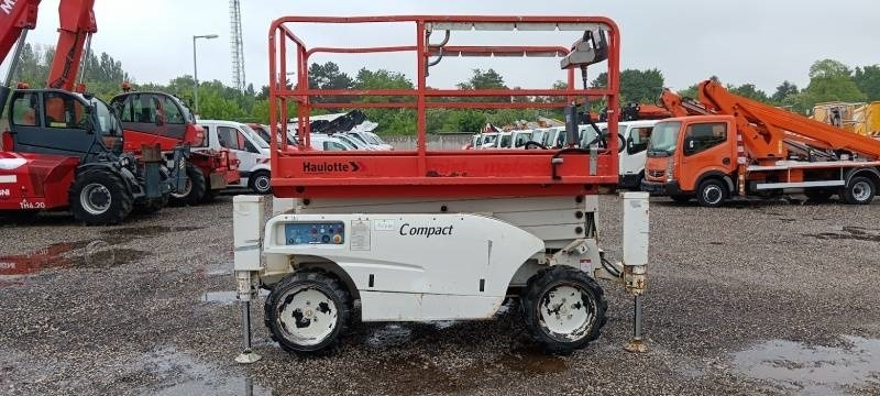 Haulotte Compact 10 DX - 4x4 - 10m - diesel - 시저 리프트 : 사진 4 Haulotte Compact 10 DX - 4x4 - 10m - diesel - 시저 리프트 : 사진 4