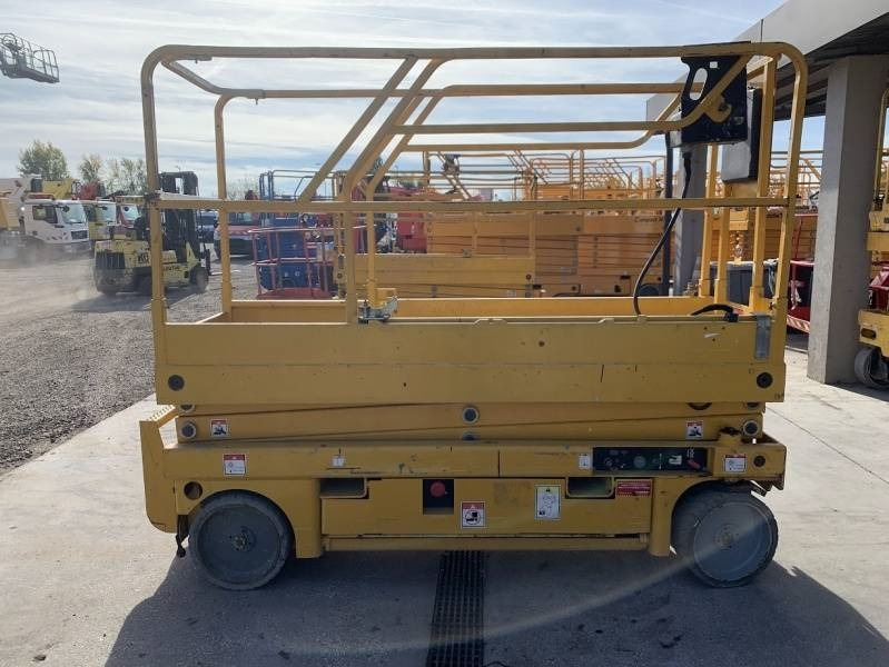 Haulotte Compact 8 - 8m, electric  - 시저 리프트 : 사진 4 Haulotte Compact 8 - 8m, electric  - 시저 리프트 : 사진 4