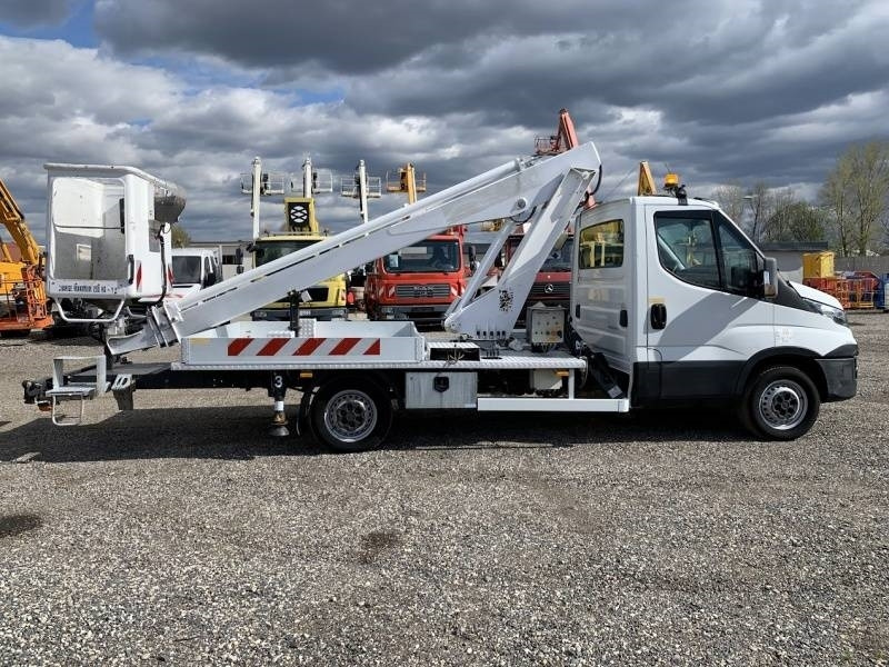 Iveco Daily Multitel 160 ALU DS - 16m - 트럭 탑재 고가작업 플랫폼 : 사진 4 Iveco Daily Multitel 160 ALU DS - 16m - 트럭 탑재 고가작업 플랫폼 : 사진 4