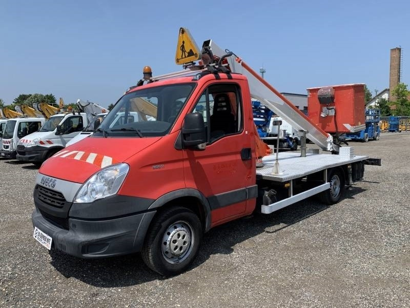 Iveco Daily Multitel 160 ALU DS - 16m - 트럭 탑재 고가작업 플랫폼 : 사진 2 Iveco Daily Multitel 160 ALU DS - 16m - 트럭 탑재 고가작업 플랫폼 : 사진 2
