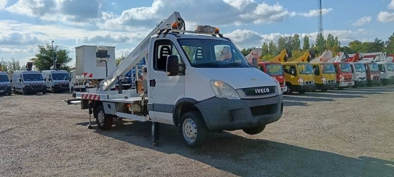 Iveco Daily Multitel 160 ALU DS - 16m - 트럭 탑재 고가작업 플랫폼 : 사진 1 Iveco Daily Multitel 160 ALU DS - 16m - 트럭 탑재 고가작업 플랫폼 : 사진 1