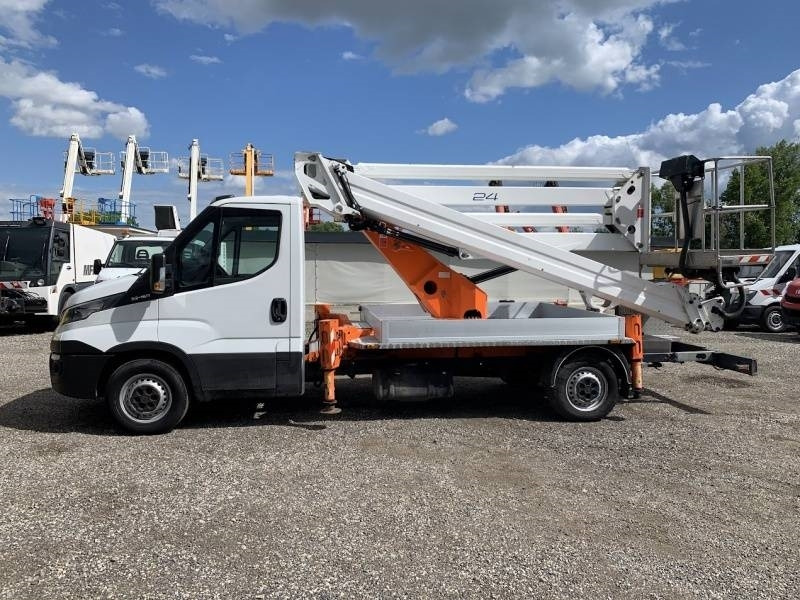 Iveco Daily Oil&Steel Snake 2413 Plus - 23,5m, 250kg - 트럭 탑재 고가작업 플랫폼 : 사진 5 Iveco Daily Oil&Steel Snake 2413 Plus - 23,5m, 250kg - 트럭 탑재 고가작업 플랫폼 : 사진 5