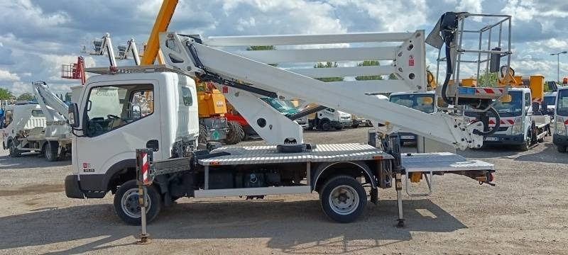 Nissan Cabstar Oil&Steel Snake 2413 Plus - 23,5m - 250 kg - 트럭 탑재 고가작업 플랫폼 : 사진 5 Nissan Cabstar Oil&Steel Snake 2413 Plus - 23,5m - 250 kg - 트럭 탑재 고가작업 플랫폼 : 사진 5