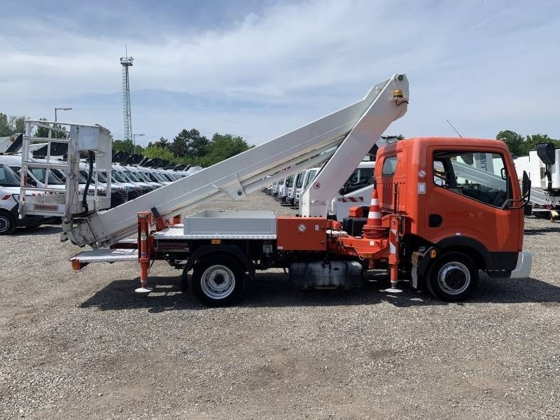 Nissan Cabstar Ruthmann-Steiger TB220 - 22,1m - 200 kg - 트럭 탑재 고가작업 플랫폼 : 사진 3 Nissan Cabstar Ruthmann-Steiger TB220 - 22,1m - 200 kg - 트럭 탑재 고가작업 플랫폼 : 사진 3