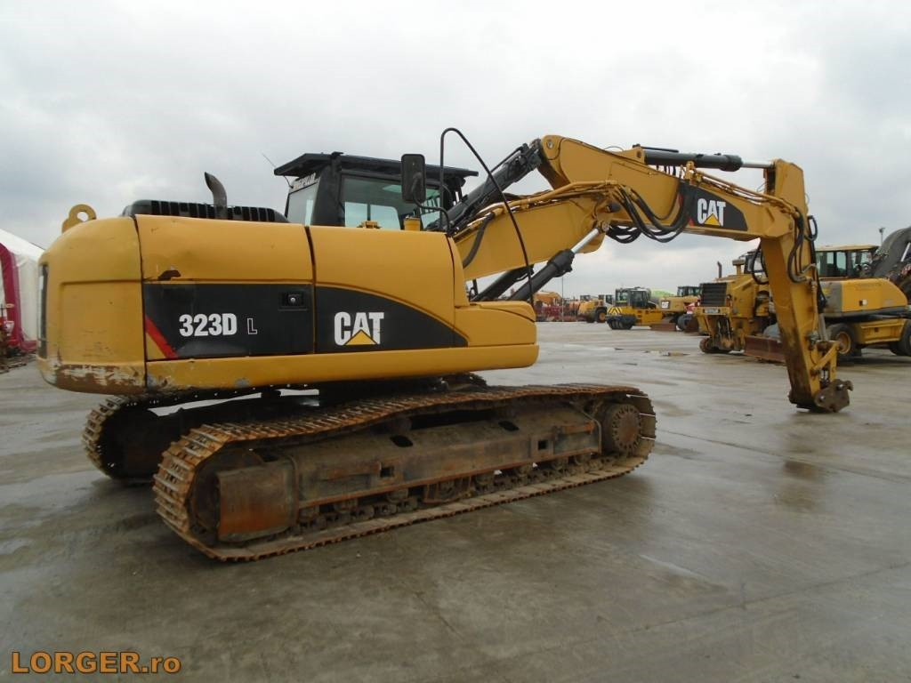 CAT 323 D - 크롤러 굴삭기 : 사진 3 CAT 323 D - 크롤러 굴삭기 : 사진 3