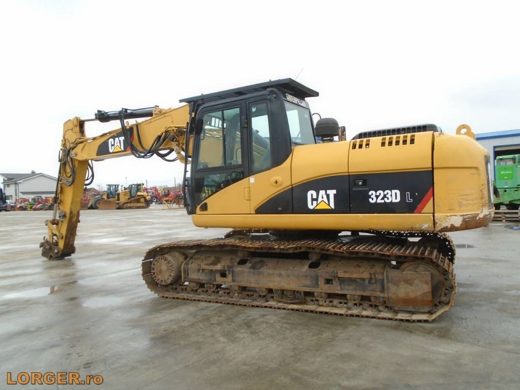 CAT 323 D - 크롤러 굴삭기 : 사진 2 CAT 323 D - 크롤러 굴삭기 : 사진 2