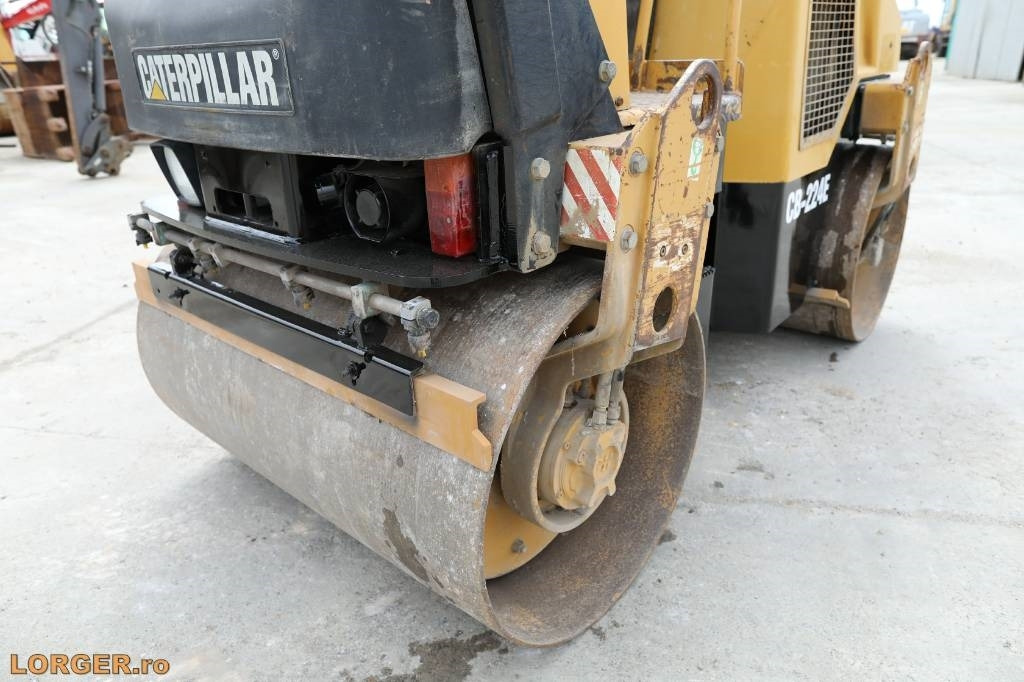 CAT CB 224 E - 로드 롤러 : 사진 5 CAT CB 224 E - 로드 롤러 : 사진 5