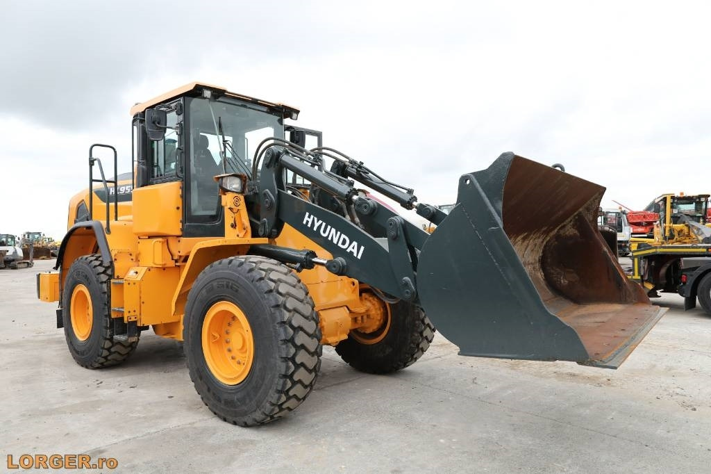 Hyundai HL 955 A - 휠 로더 : 사진 4 Hyundai HL 955 A - 휠 로더 : 사진 4