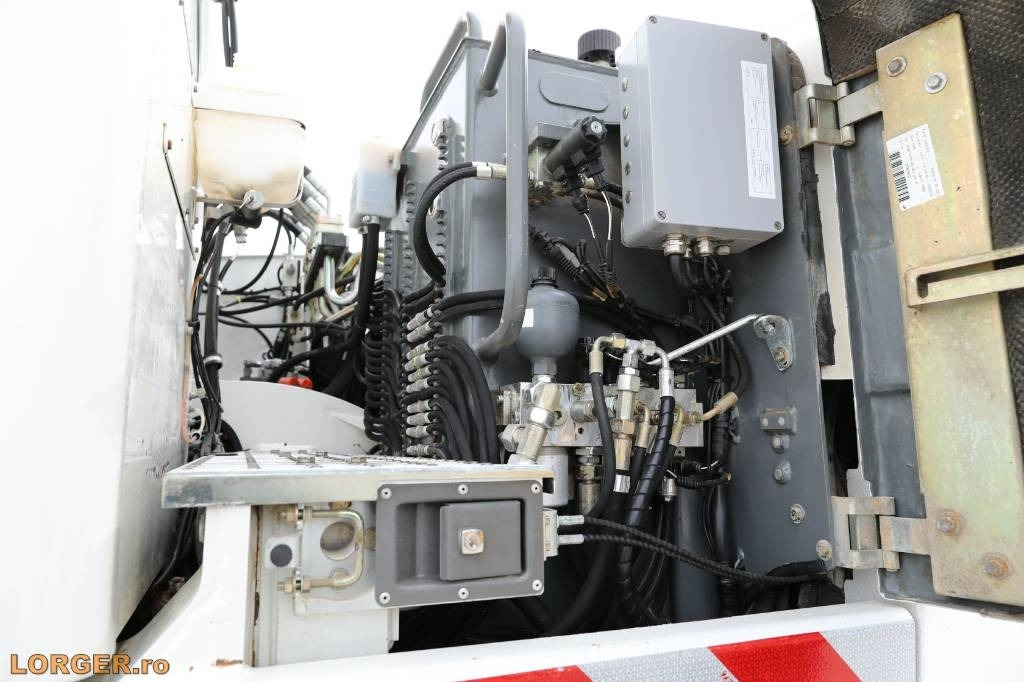 휠 굴삭기 Liebherr A 316 Litronic : 사진 13