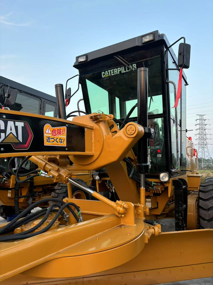 CATERPILLAR 140K - 건설기계 : 사진 2 CATERPILLAR 140K - 건설기계 : 사진 2